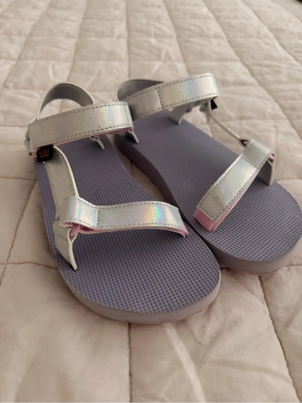 Teva - Size 4 - Girls ORIGINAL UNIVERSAL SHINE SANDAL Lavender